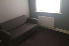 Gateshead's Amethyst 3 Bedroom Apt, Sleeps 6 Guest