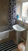 Gateshead's Amethyst 3 Bedroom Apt, Sleeps 6 Guest