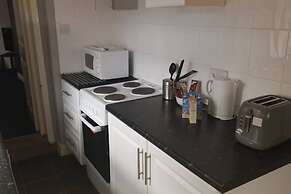 Gateshead's Amethyst 3 Bedroom Apt, Sleeps 6 Guest