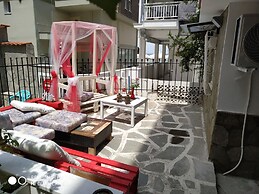 Alkyon Perea Apartments