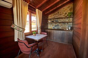 Flora Handüzü Resort & Wellness Bungalow Hotel