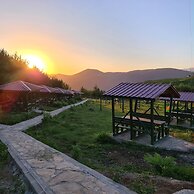 Flora Handüzü Resort & Wellness Bungalow Hotel