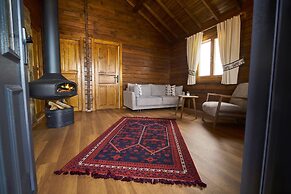 Flora Handüzü Resort & Wellness Bungalow Hotel