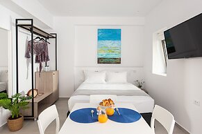 Cozy Corner Luxury Apartments