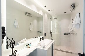 Cozy Corner Luxury Apartments