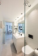 Cozy Corner Luxury Apartments