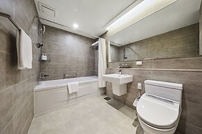 Felix by STX Hotel & Suite