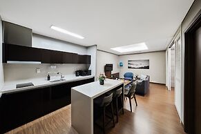 Felix by STX Hotel & Suite