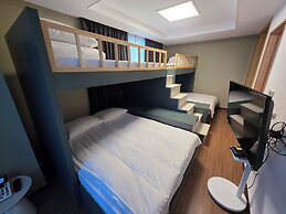 Felix by STX Hotel & Suite