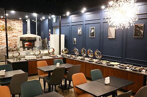 Felix by STX Hotel & Suite