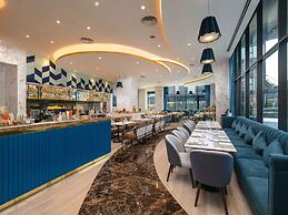 Mövenpick Living West Hanoi