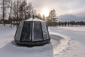 Overwater Hut Kuusamo