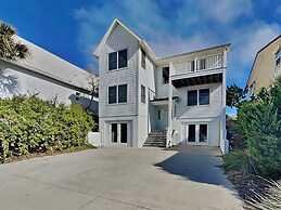 Four Palms by Distinctive Beach Rentals