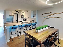 Island House by Distinctive Beach Rentals