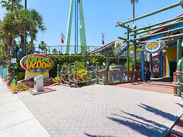 Surfside Condo 503 by Vtrips