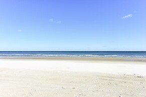 Surfside Condo 503 by Vtrips