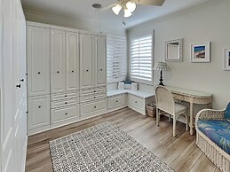 South Beach Club 205