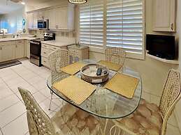 South Beach Club 205