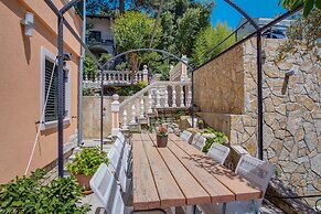 An Apartment Magnolia