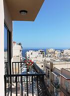 Getawaysmalta - Seashells Apartment 11 With Terrace and Sea Views in B