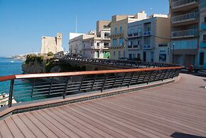 Getawaysmalta - Seashells Apartment 11 With Terrace and Sea Views in B
