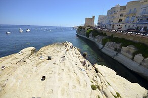Getawaysmalta - Seashells Apartment 11 With Terrace and Sea Views in B