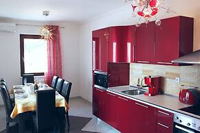 Luxury Apartment in Opatija for 8 People With Pool and Silk Bedding