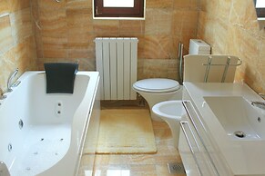 Luxury Apartment in Opatija for 8 People With Pool and Silk Bedding