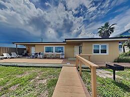 Hunter's Haven by Distinctive Beach Rentals