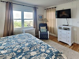 Hunter's Haven by Distinctive Beach Rentals