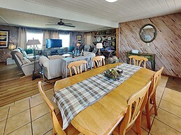 Hunter's Haven by Distinctive Beach Rentals