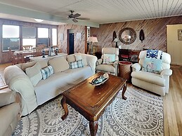 Hunter's Haven by Distinctive Beach Rentals