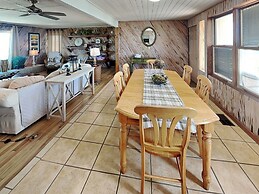 Hunter's Haven by Distinctive Beach Rentals