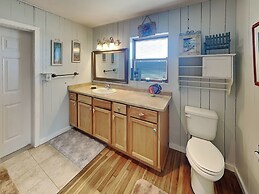 Hunter's Haven by Distinctive Beach Rentals