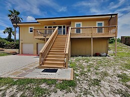 Hunter's Haven by Distinctive Beach Rentals