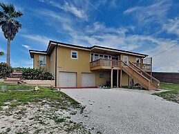 Hunter's Haven by Distinctive Beach Rentals