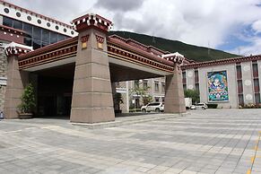 Crowne Plaza Yading by IHG