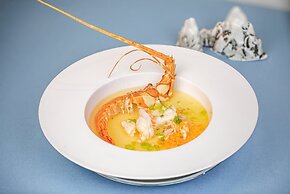 Crowne Plaza Foshan Nanhai-an IHG Hotel-Guangzhou South Railway Statio