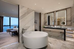 Crowne Plaza Foshan Nanhai-an IHG Hotel-Guangzhou South Railway Statio