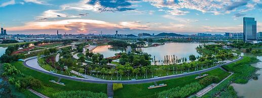 Crowne Plaza Foshan Nanhai-an IHG Hotel-Guangzhou South Railway Statio