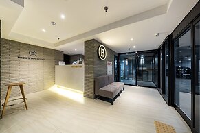 Brown Dot Hotel Suwon