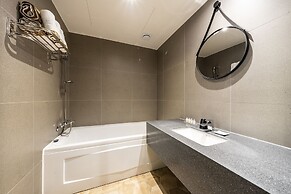 Brown Dot Hotel Suwon