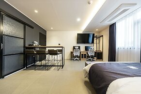 Brown Dot Hotel Suwon