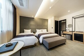 Brown Dot Hotel Suwon