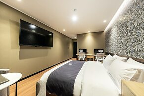 Brown Dot Hotel Suwon