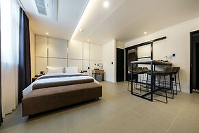 Brown Dot Hotel Suwon