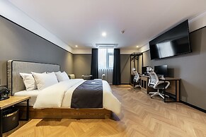 Brown Dot Hotel Suwon
