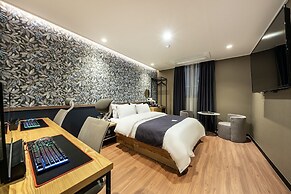 Brown Dot Hotel Suwon