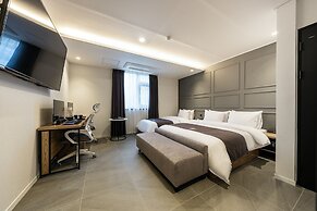 Brown Dot Hotel Suwon