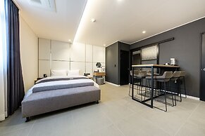 Brown Dot Hotel Suwon